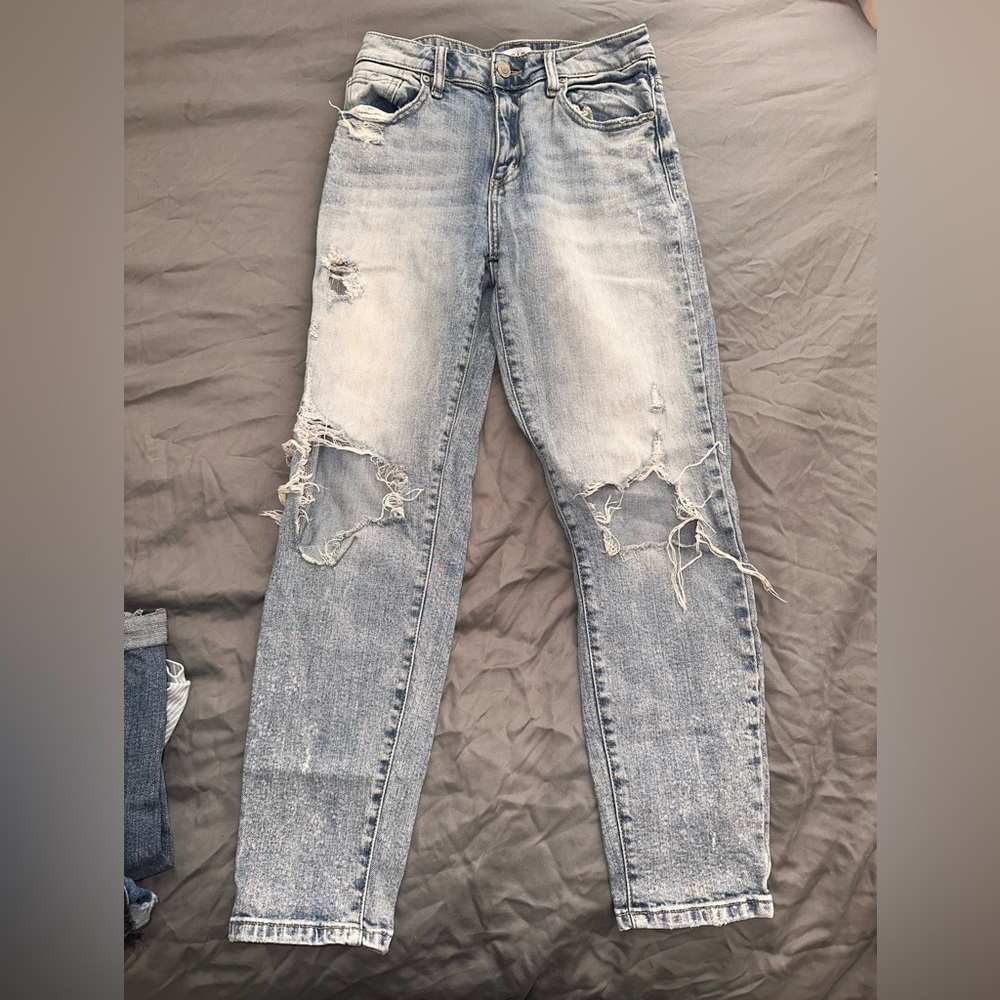 Light Washed High Waisted Mom Jeans
